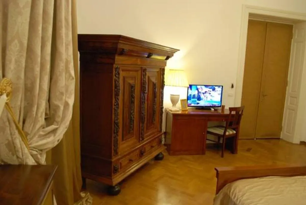 Grand Boutique Hotel Bucharest 4*,
